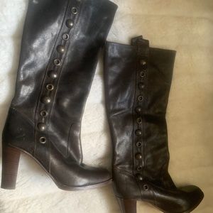 BOOTS FRYE DARK BROWN LEATHER VINTAGE HEEL PULL UP STUD SIDE DETAIL SIZE 8.5